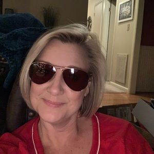 Meet your Posher, Dana